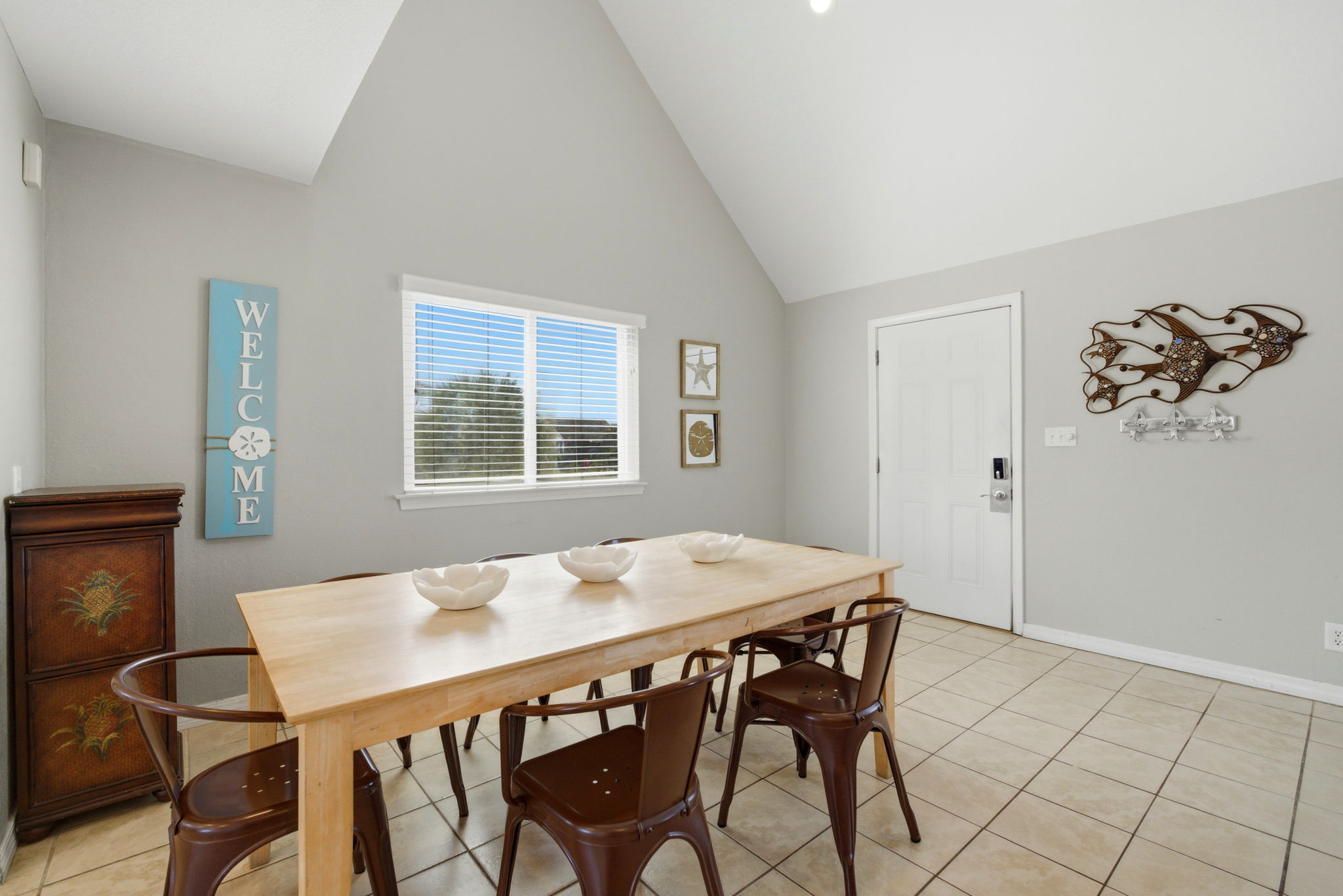Dining table at Beach Blessings